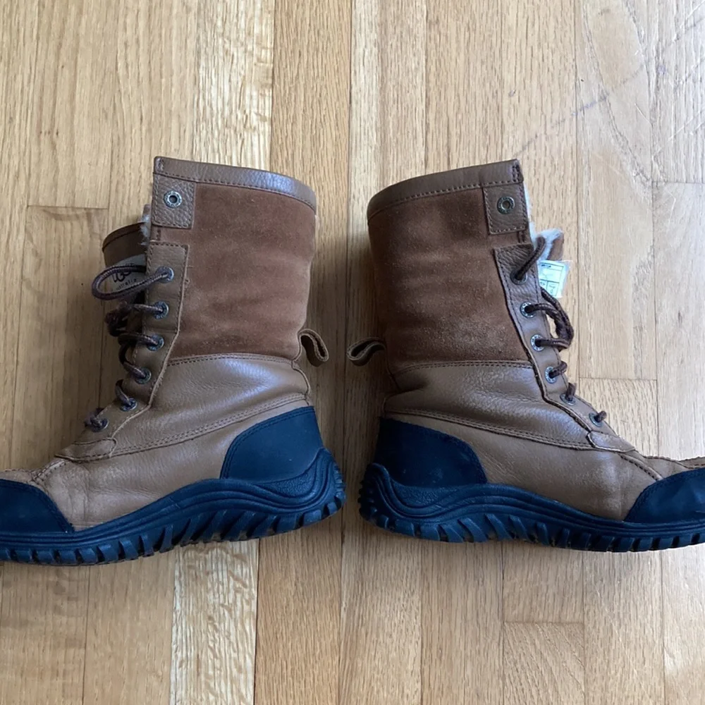 UGG Brown Leather Lace-Up Winter Boots with Shearling Collar